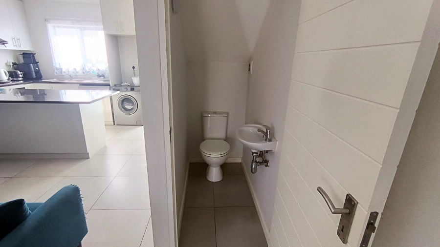 3 Bedroom Property for Sale in Peerless Park North Western Cape